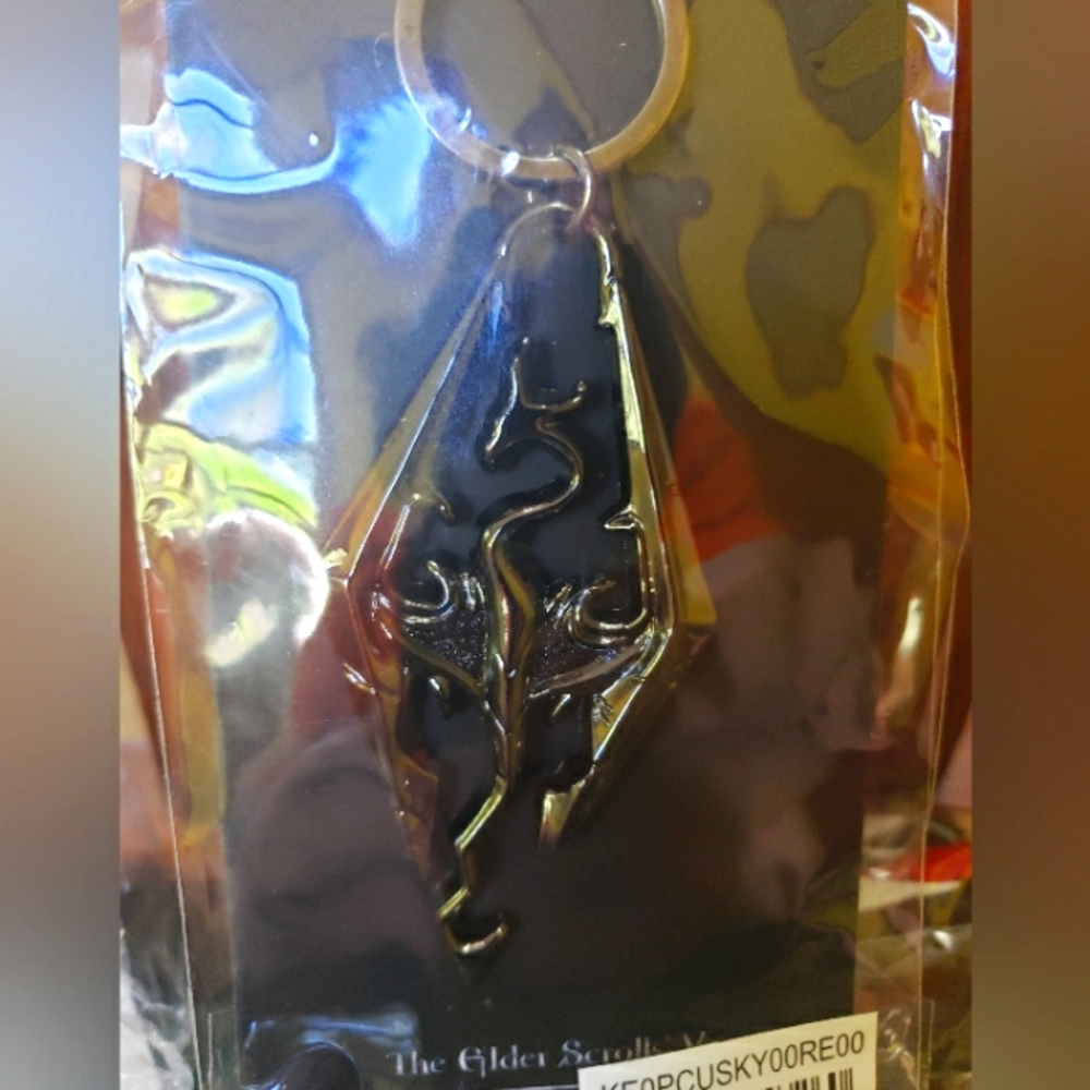 Skyrim Elder Scrolls Seal of Akatosh NWT keychain
